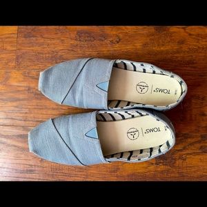 Toms